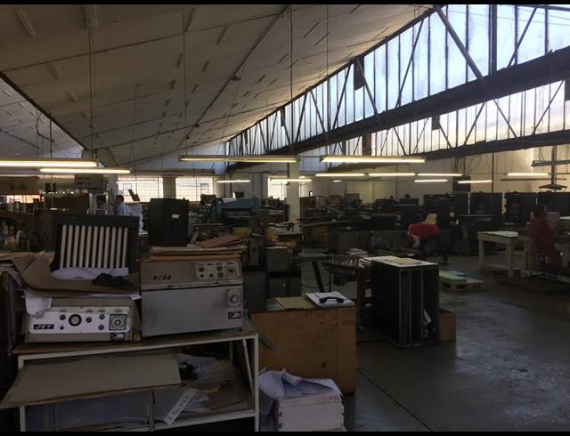 1,400M² FACTORY RENTED IN PAARDEN EILAND